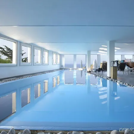 Castel Clara Thalasso & מלון בנגור